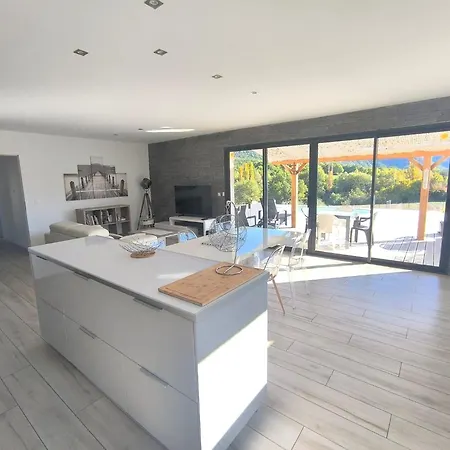 Entre Bois Et Lumiere Le Brusquet